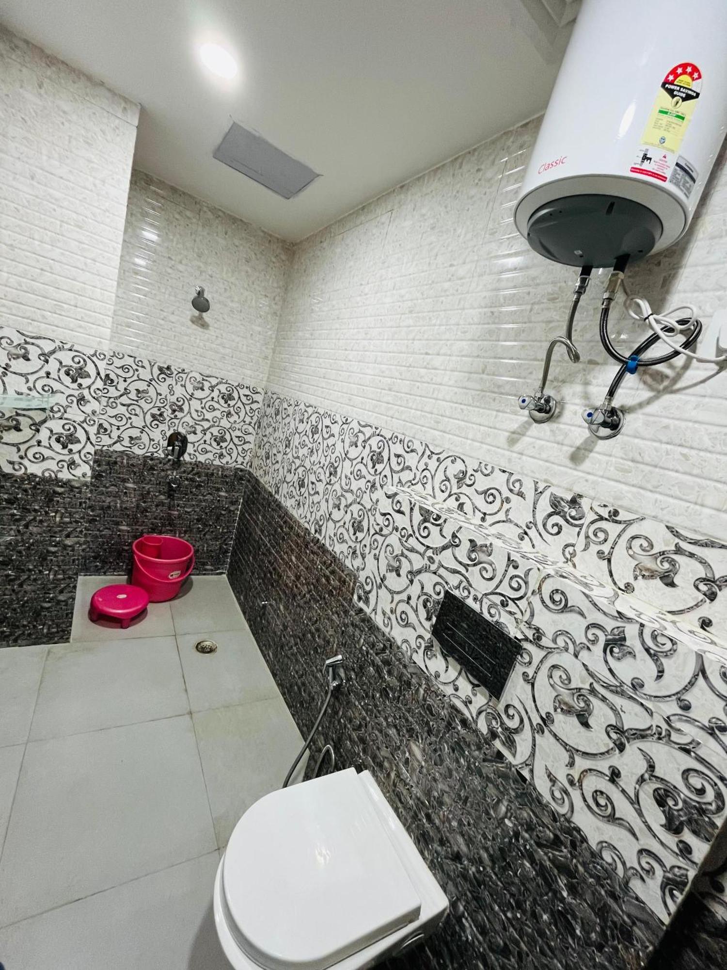 Townhouse Happy Habitat Guest House Greater Noida Exterior foto